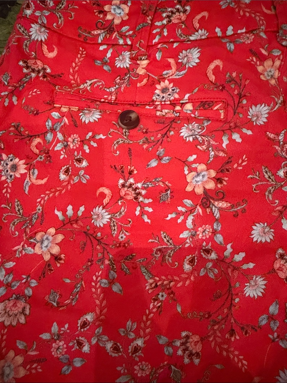 NWT Women’s Red Floral Shorts - Picture 5 of 6